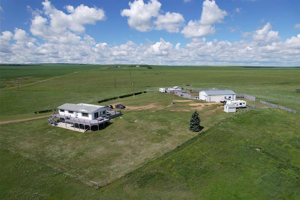 Hanna, AB T0J 1P0,30040B RGE RD 145 NE 6 30 14 W4