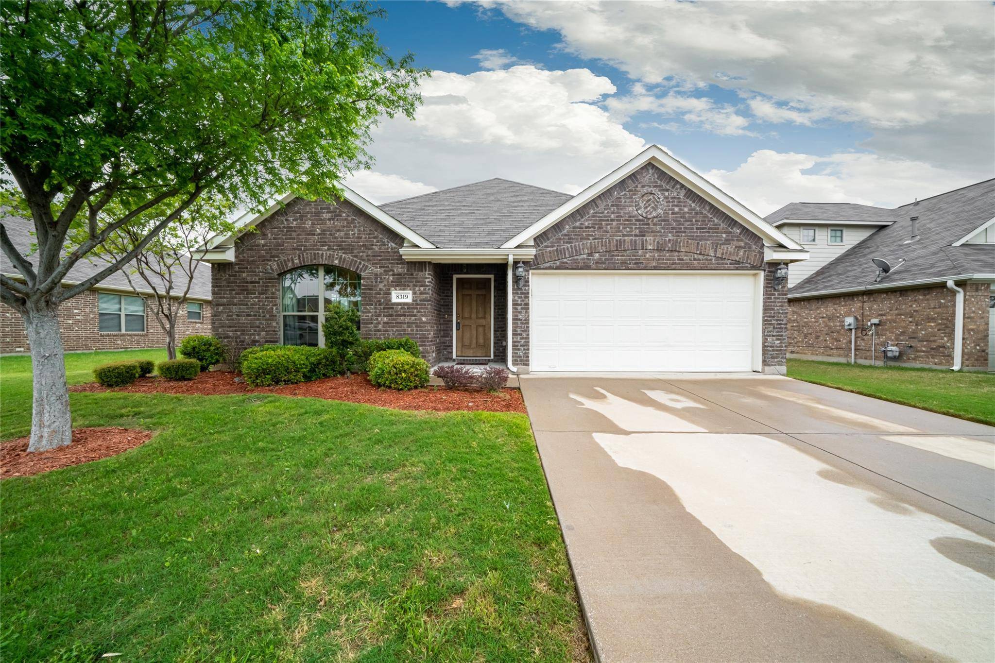 Arlington, TX 76002,8319 Macgregor Drive