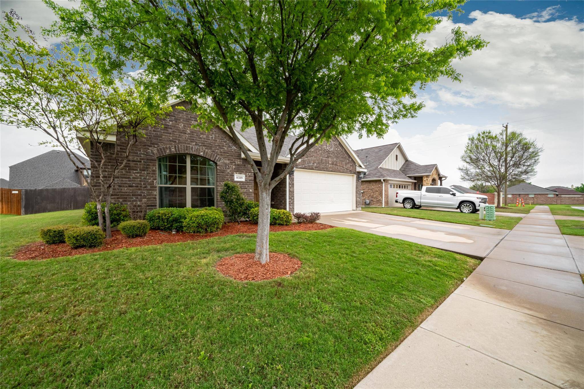 Arlington, TX 76002,8319 Macgregor Drive