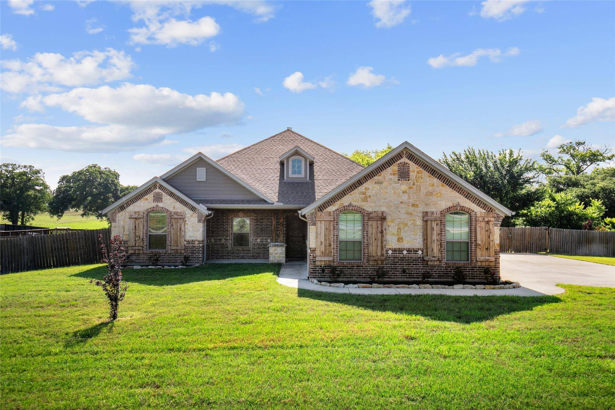 Azle, TX 76020,180 Briar Meadows Circle