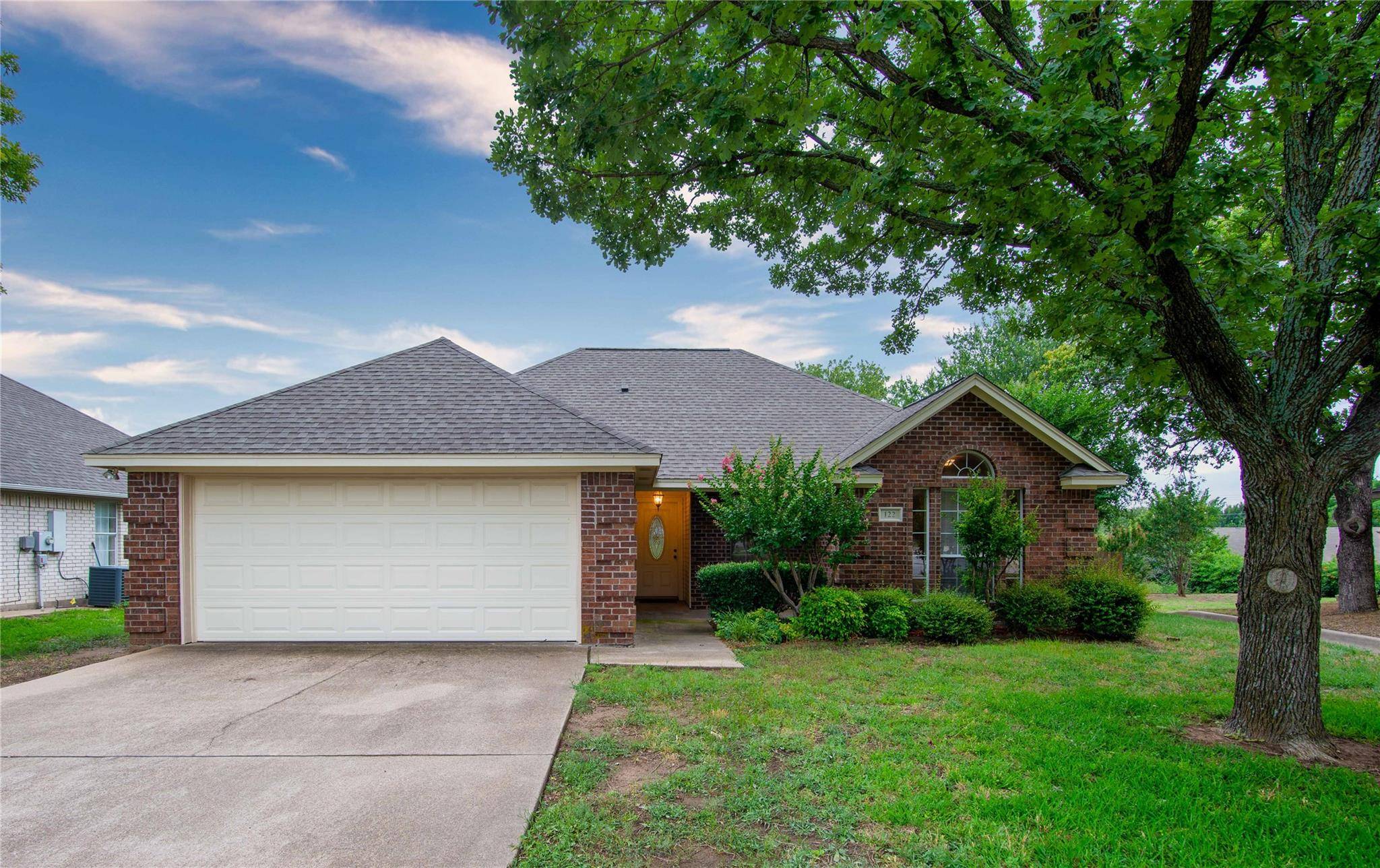 Weatherford, TX 76086,122 Chimney Rock Drive