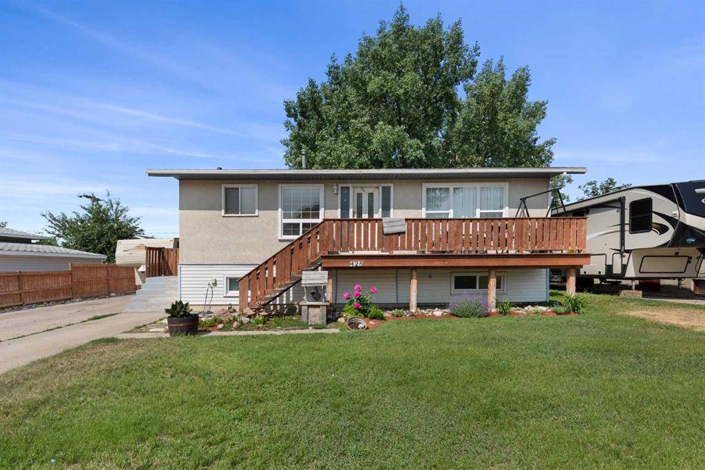 Redcliff, AB T0J 2P0,428 4 ST SE