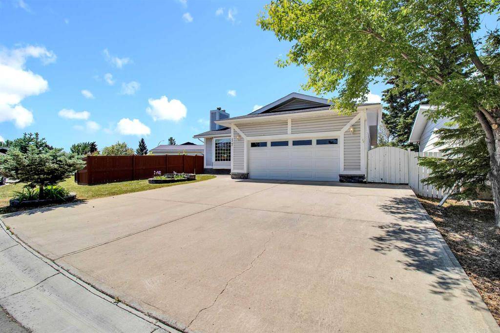 Diamond Valley, AB T0L 0H0,17 Parkview CRES SE