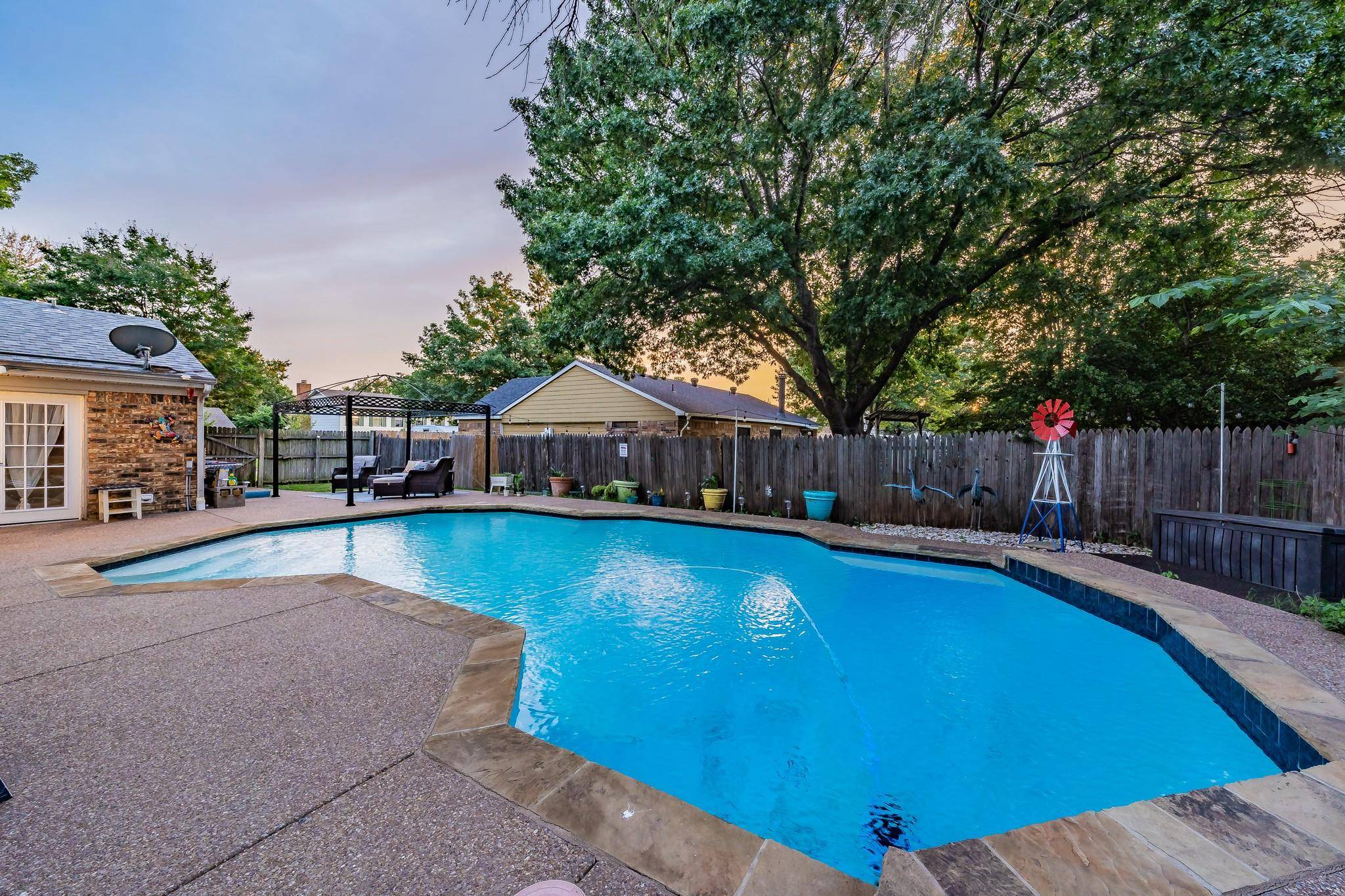 Grapevine, TX 76051,807 Heather Wood Drive