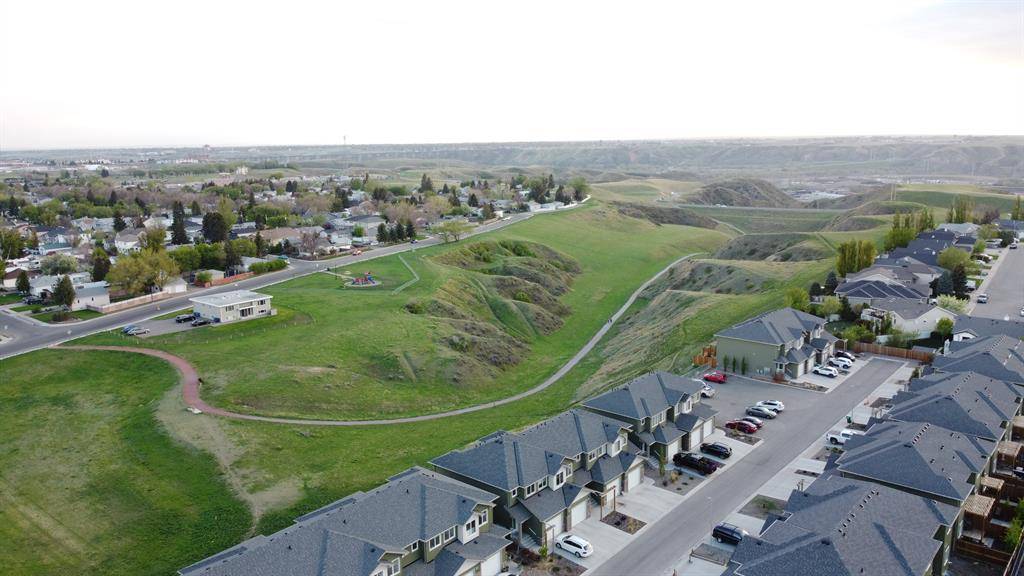 Lethbridge, AB T1H 7G8,1576 Stafford DR N #3