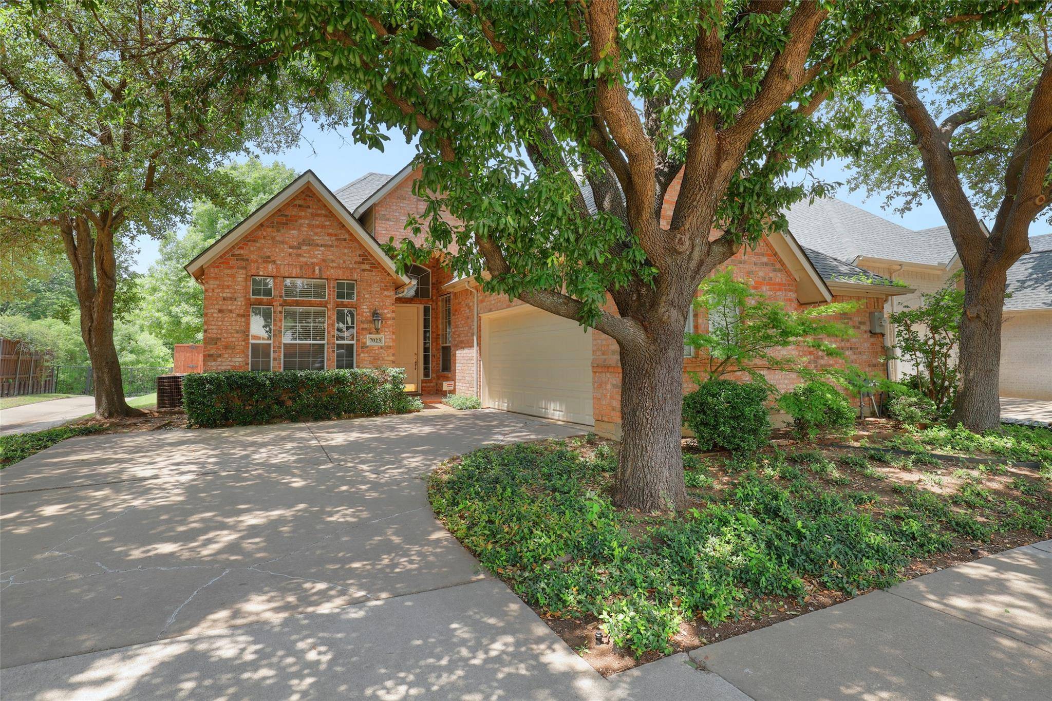 Dallas, TX 75252,7023 Dogwood Creek Lane