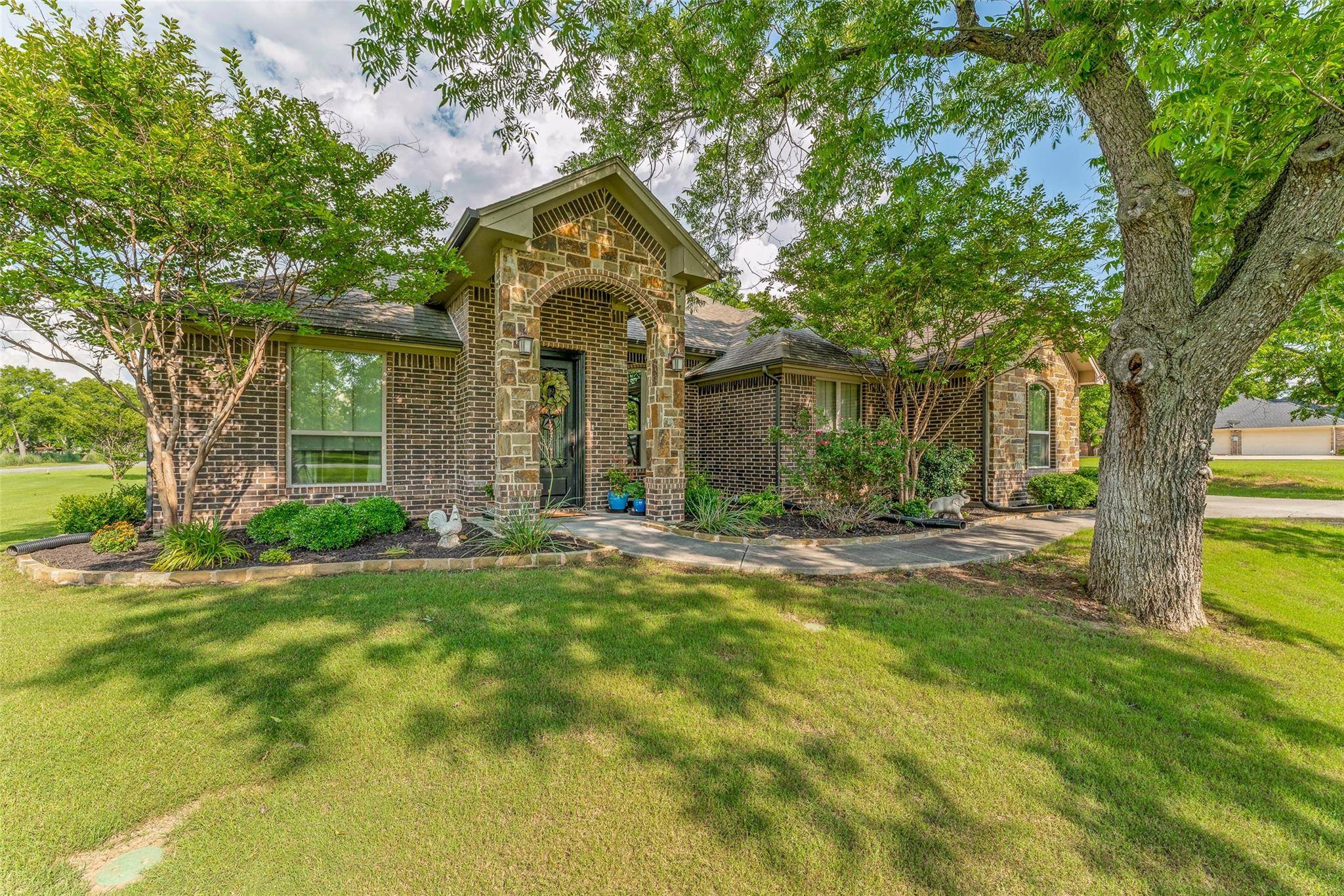 Granbury, TX 76049,9001 Magnolia Vale Drive