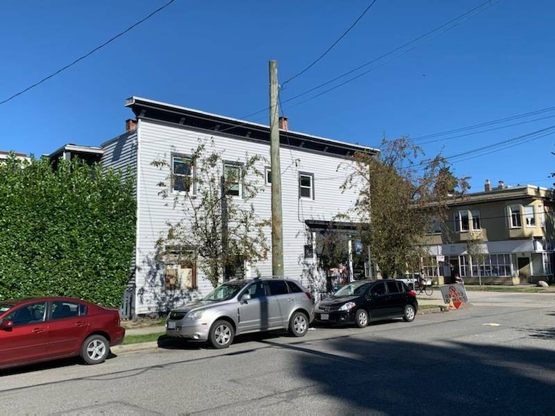 Vancouver, BC V6K 3G6,2137 YEW STREET