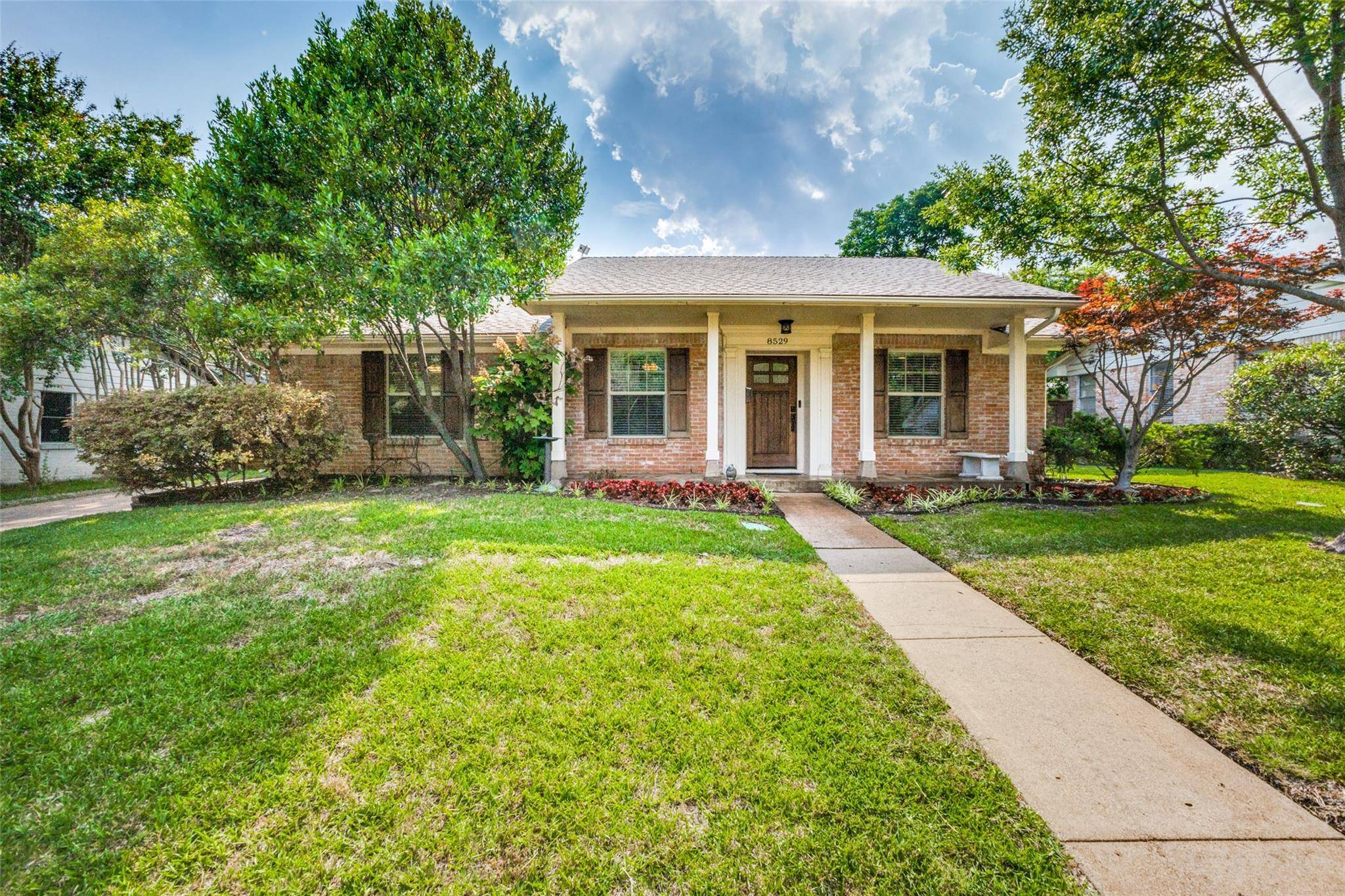 Dallas, TX 75238,8529 Shagrock Lane