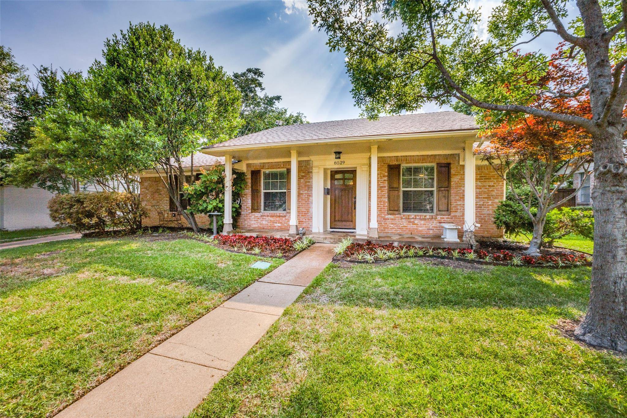 Dallas, TX 75238,8529 Shagrock Lane