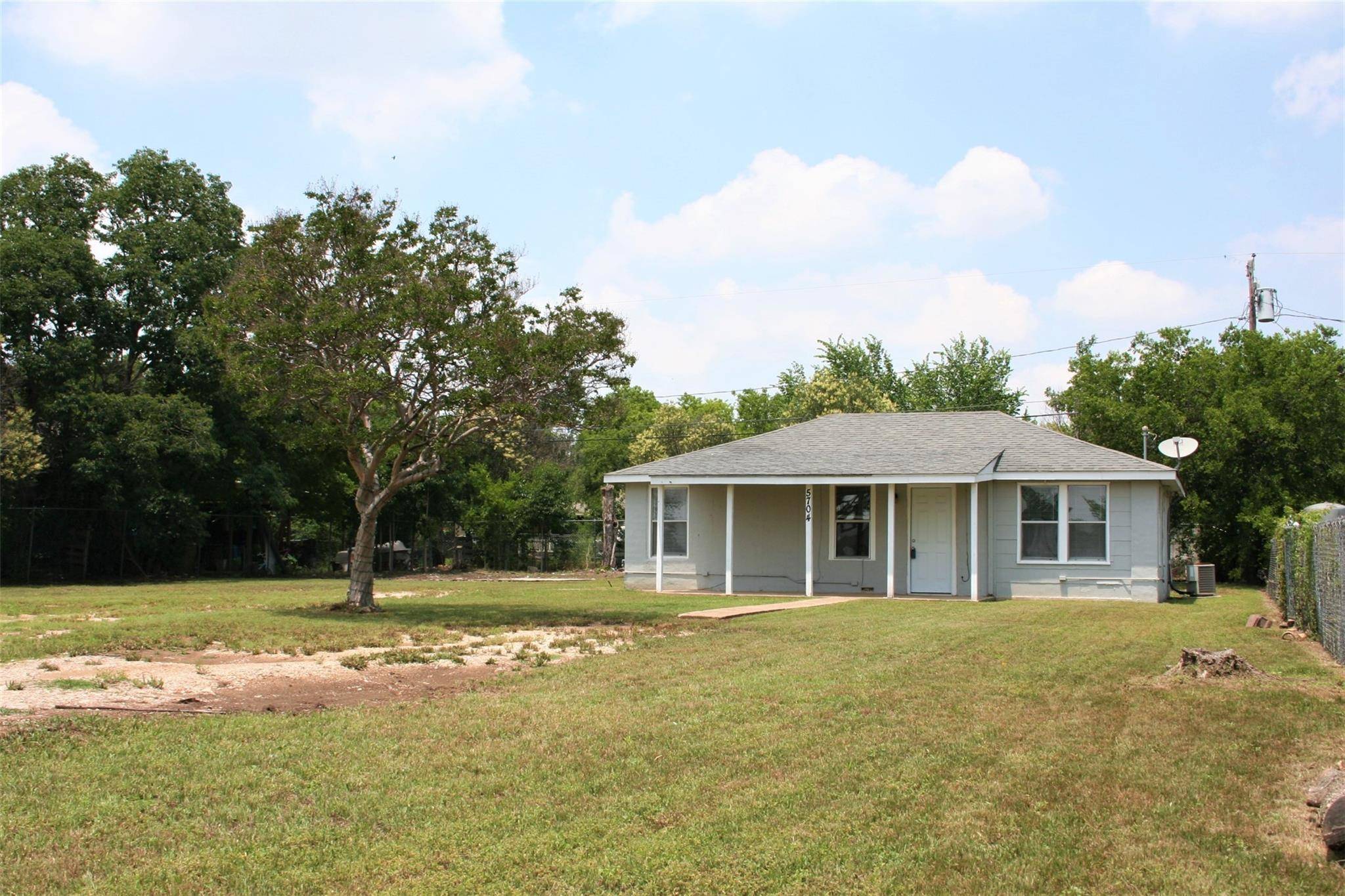 Sansom Park, TX 76114,5704 Terrace Trail