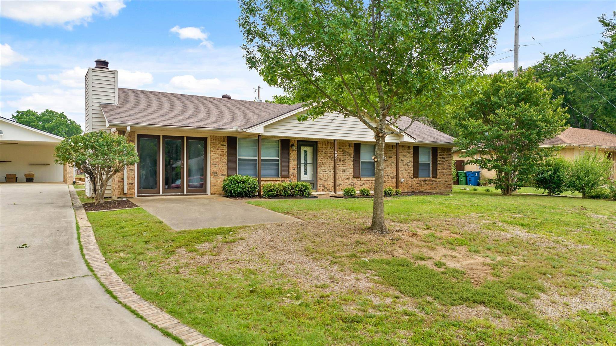 Aubrey, TX 76227,605 Maple Street