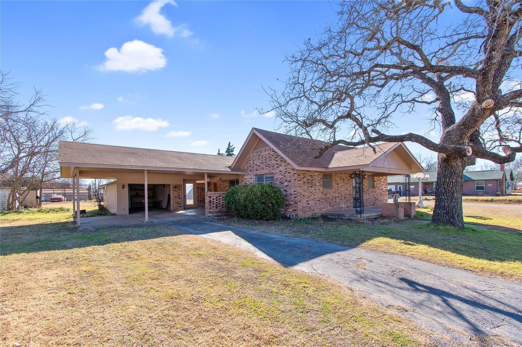 Boyd, TX 76023,312 W Boyd Avenue