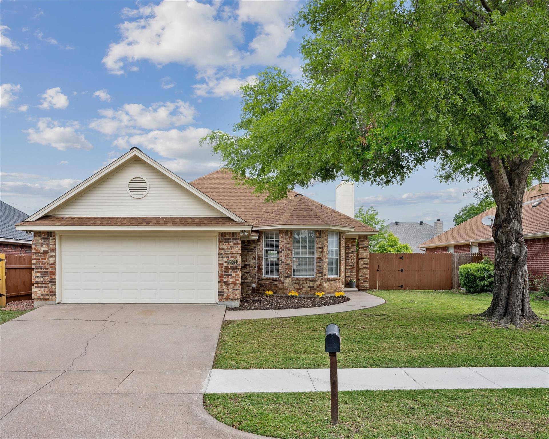 Watauga, TX 76148,5905 Hillglen Drive