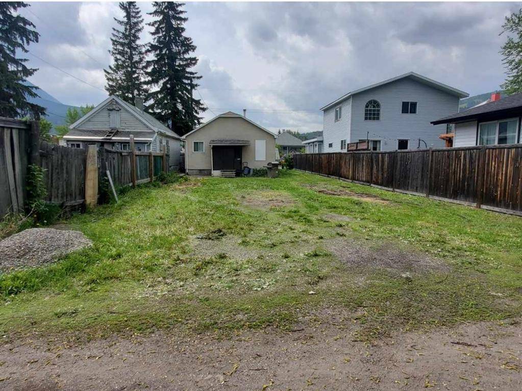 Blairmore, AB T0K0E0,13033 22nd AVE