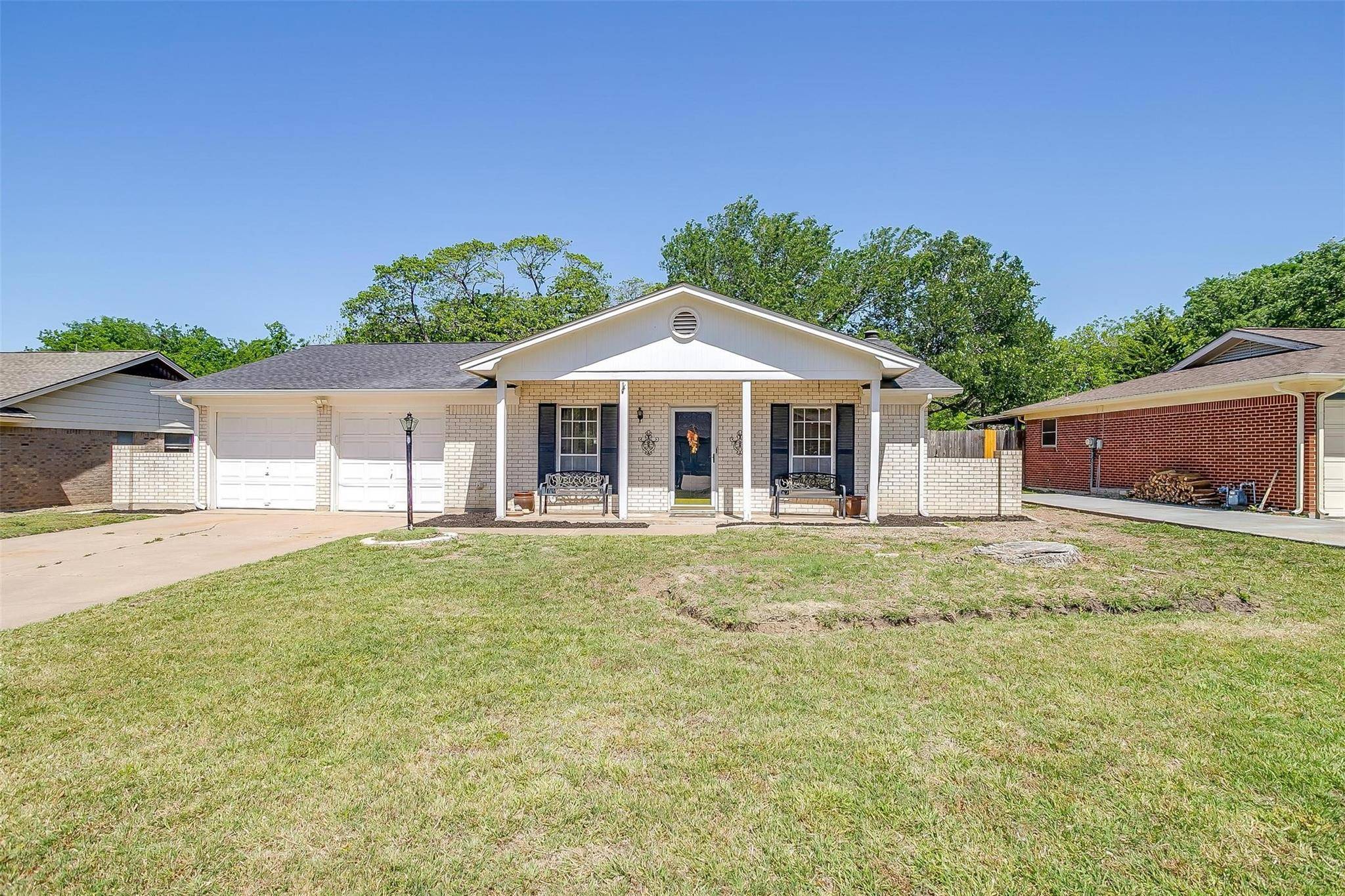 Burleson, TX 76028,233 Amy Street