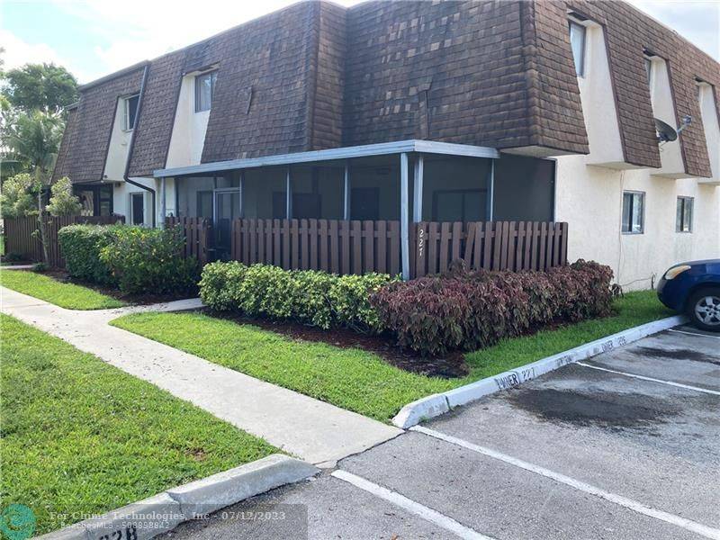 North Lauderdale, FL 33068,228 San Remo Blvd  #228