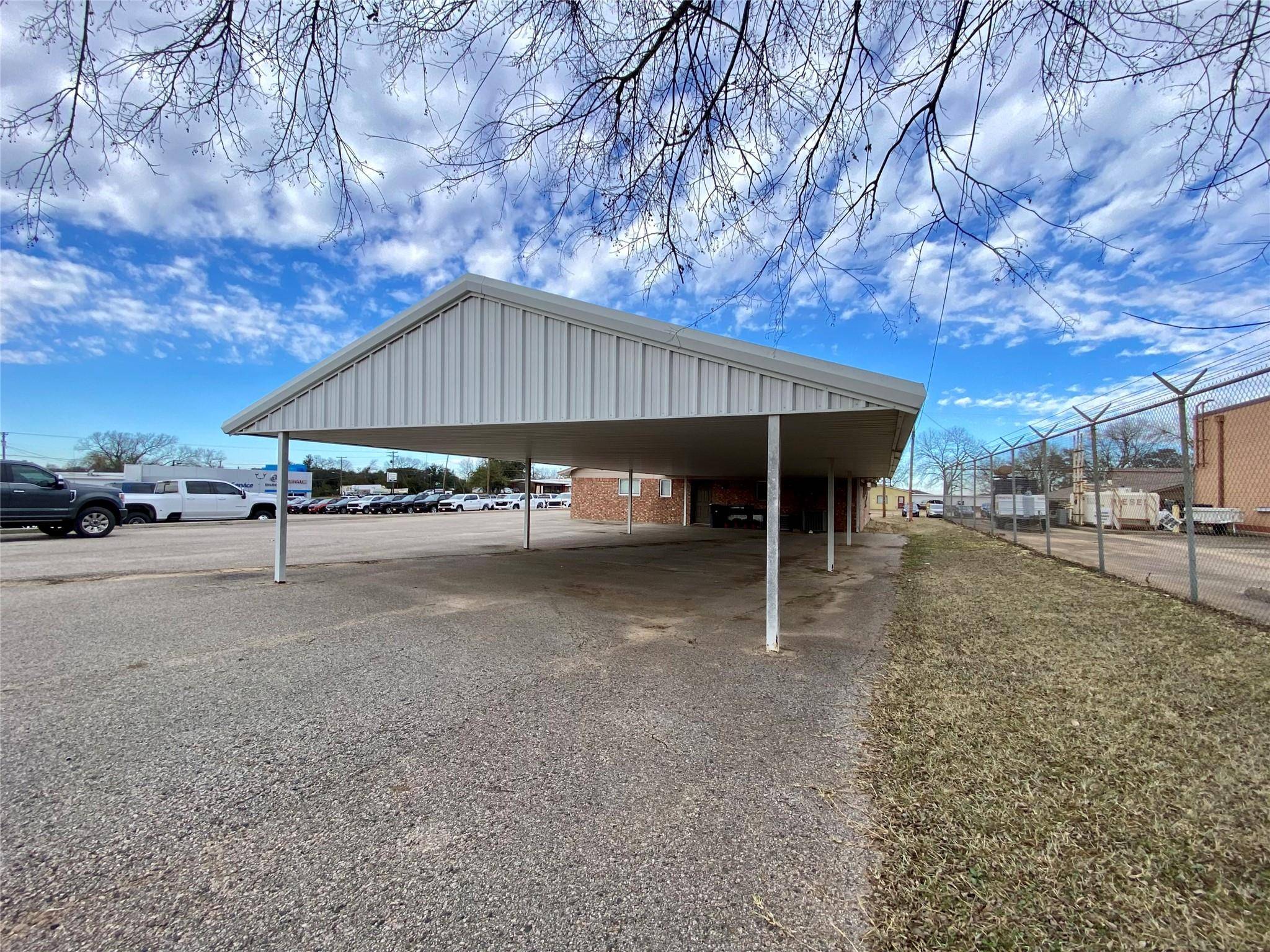 Canton, TX 75103,335 W Dallas