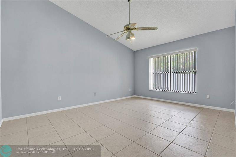 West Palm Beach, FL 33417,4580 Amherst  #82