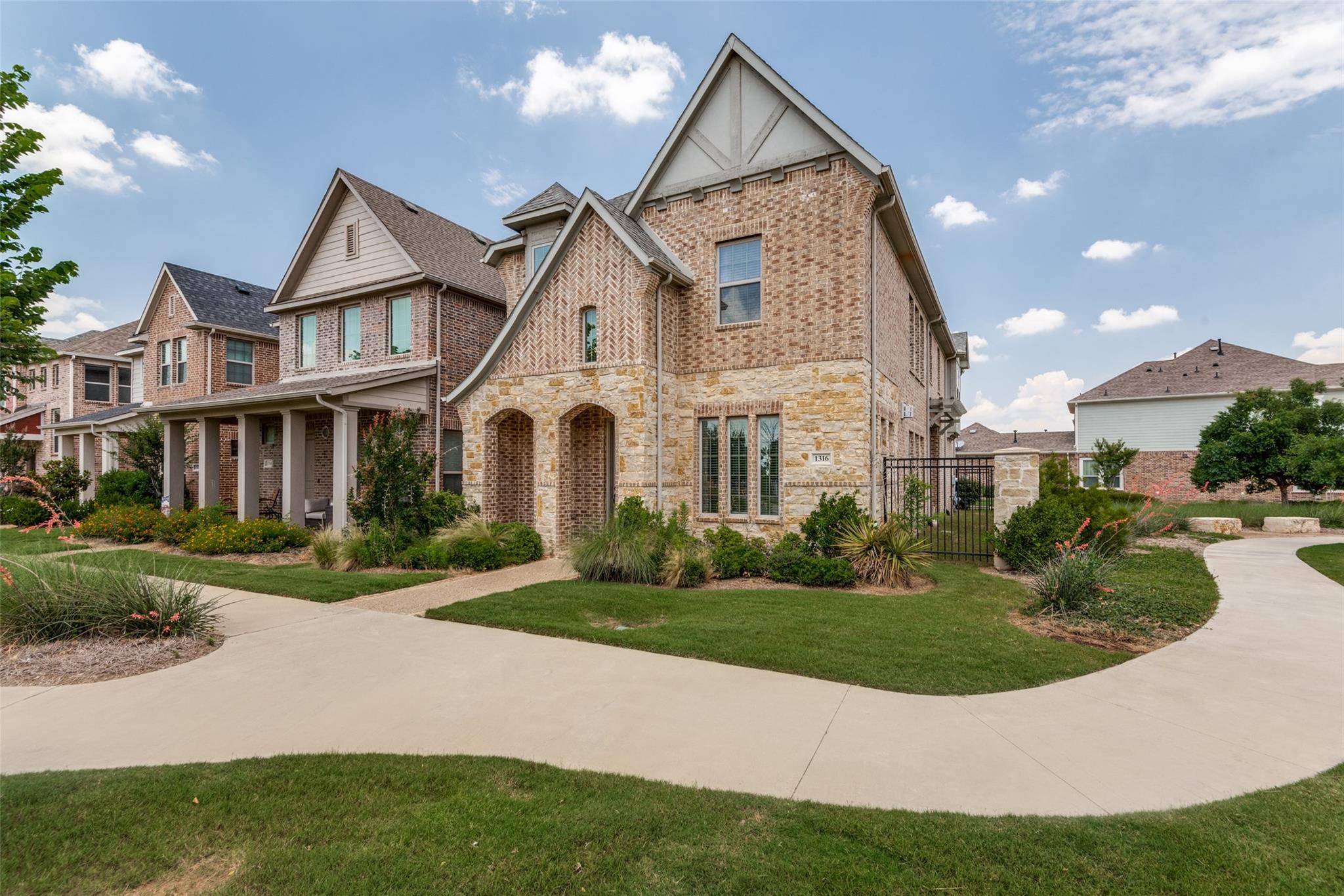 Arlington, TX 76005,1316 Spring Lilac Lane