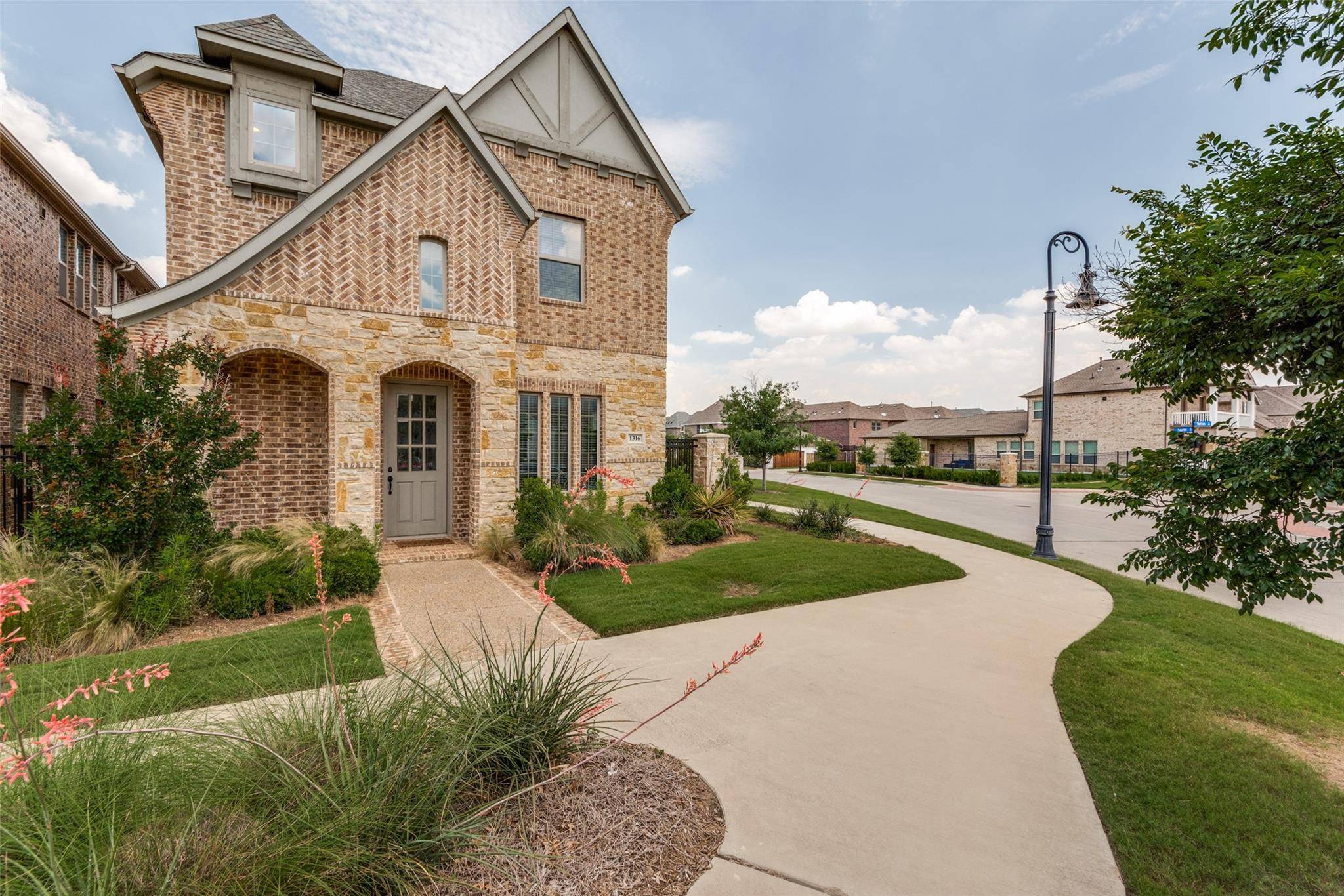 Arlington, TX 76005,1316 Spring Lilac Lane