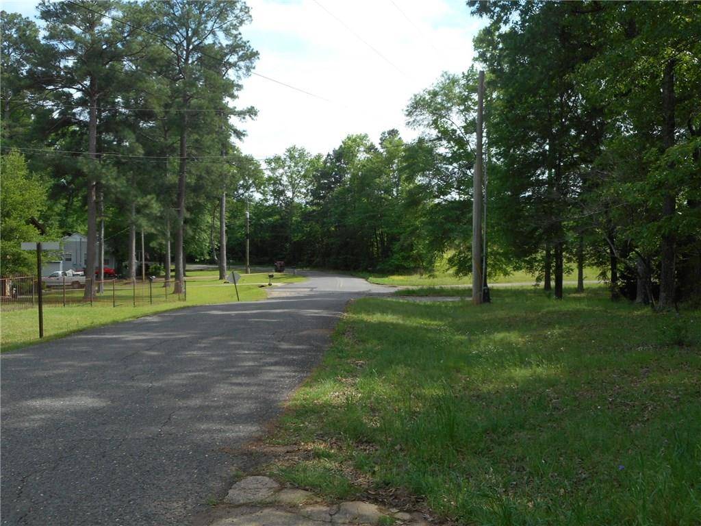 Benton, LA 71006,835 W Lakeshore Drive