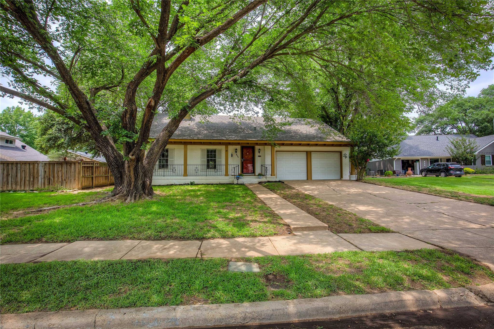 Irving, TX 75062,830 Danfield Court