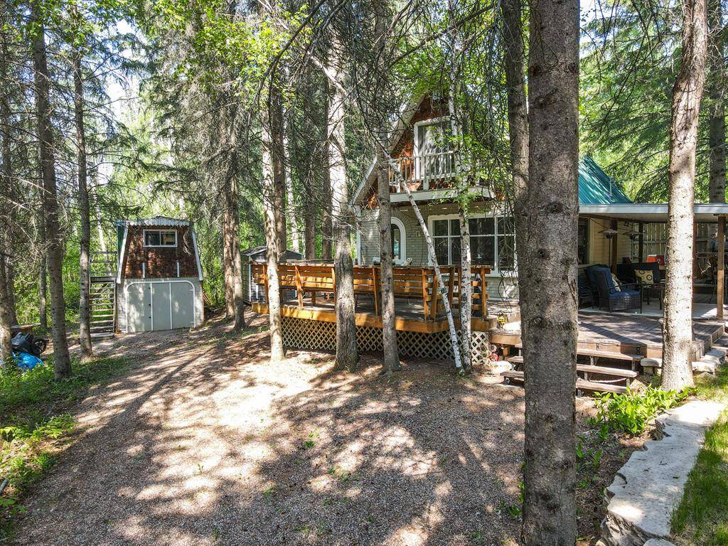 Sunbreaker Cove, AB T0C 0J0,1227 Pine Road