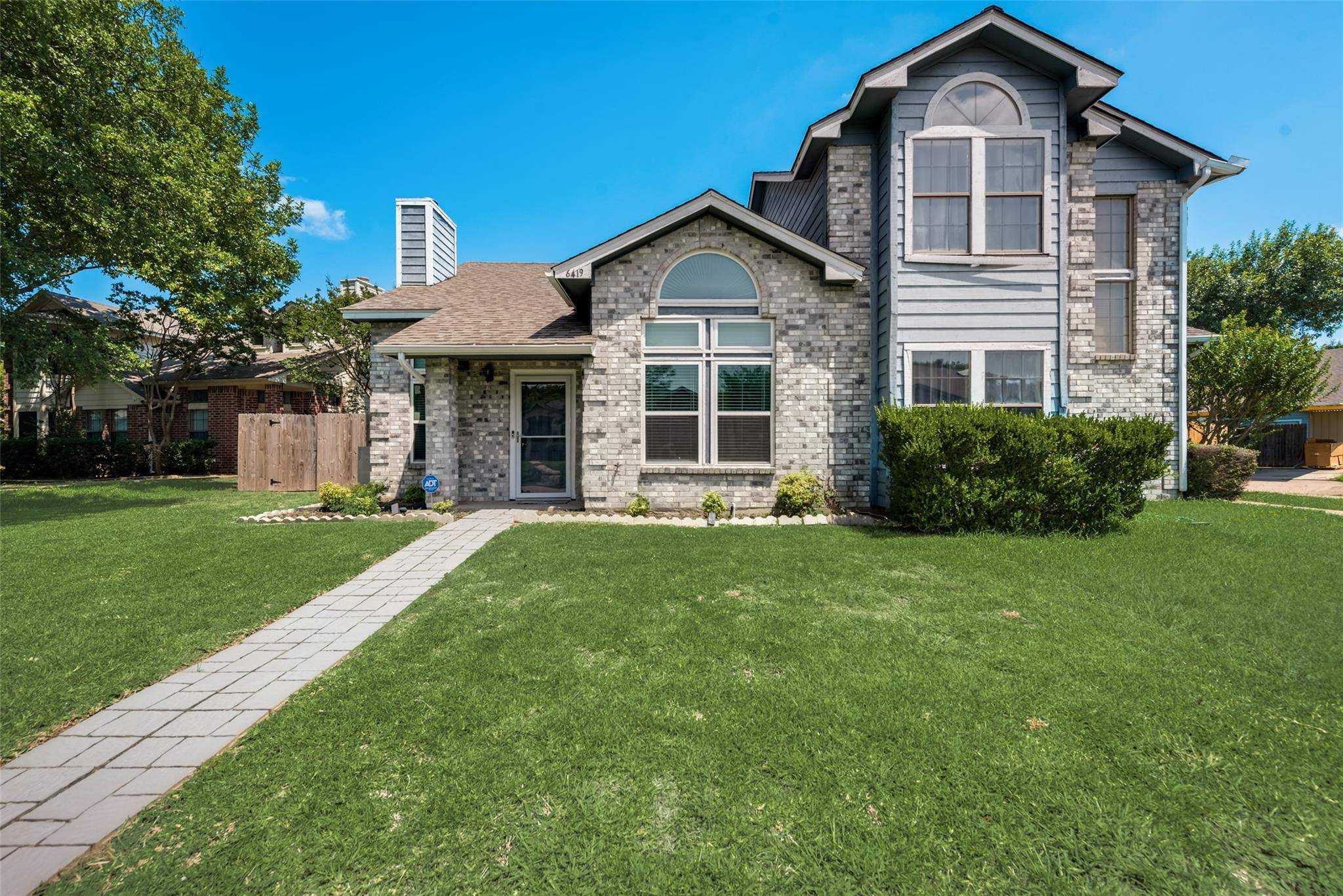 Arlington, TX 76001,6419 Valleybrooke Court