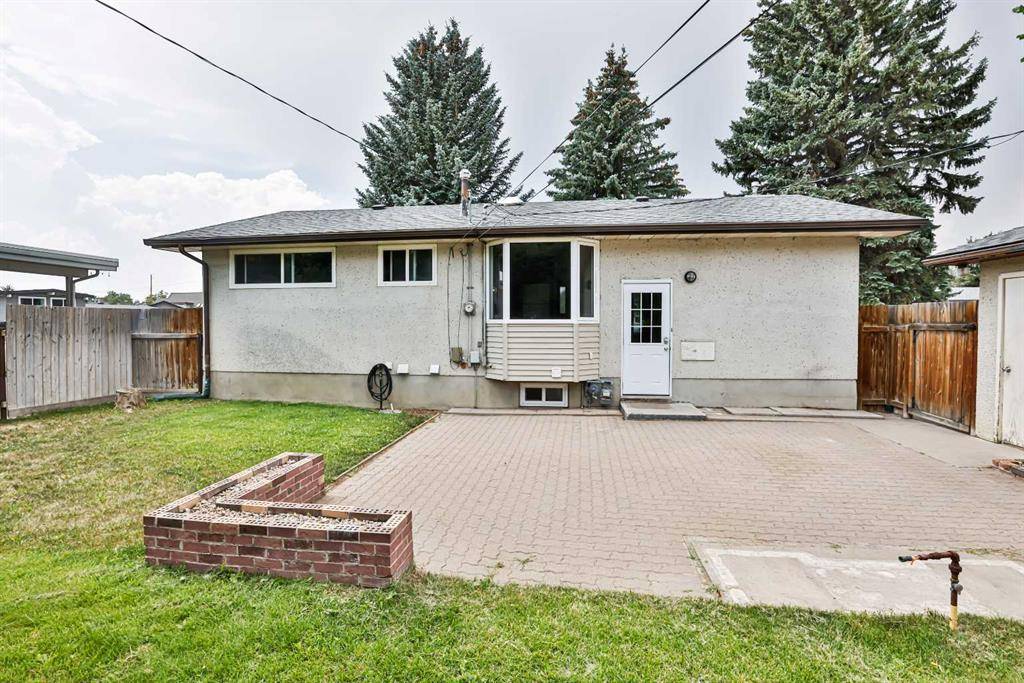 Taber, AB T1G 1K6,5721 51 ST