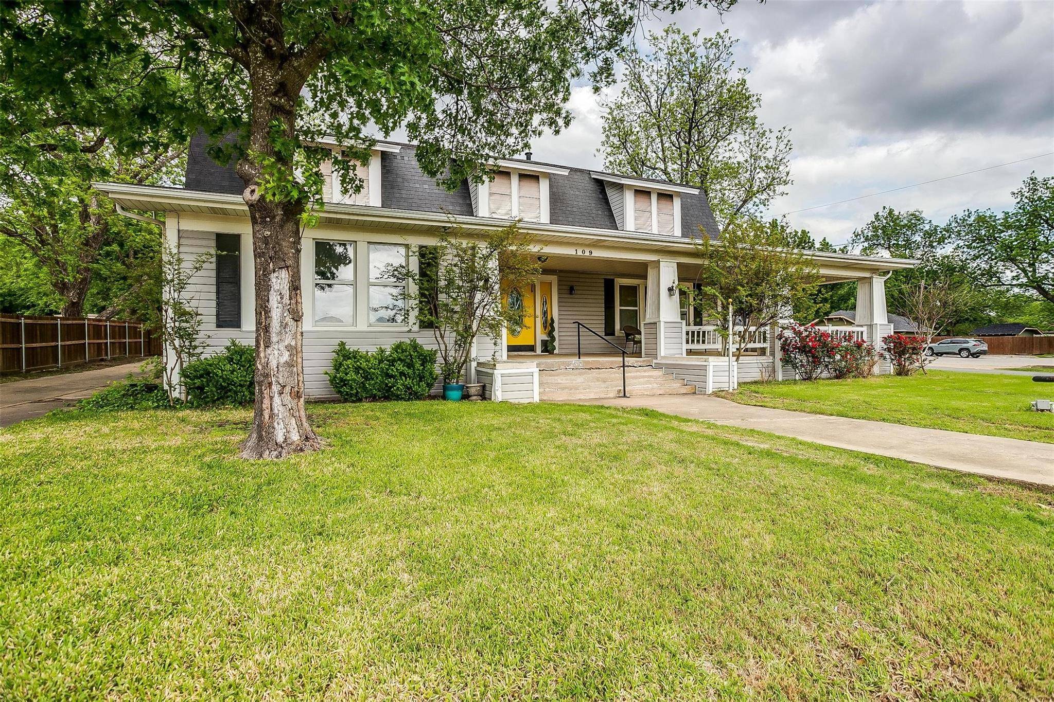 Grandview, TX 76050,109 S 3rd Street