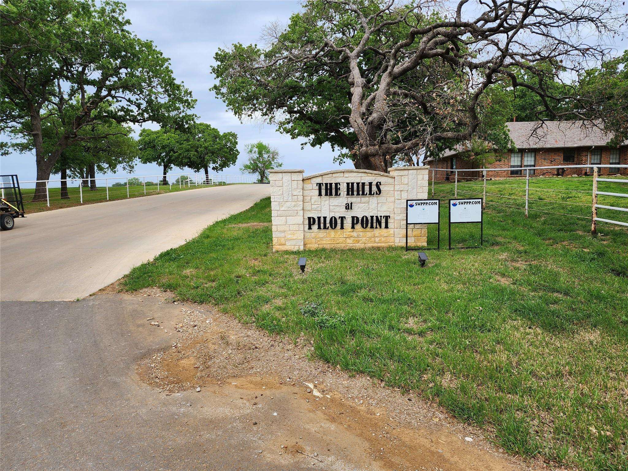 Pilot Point, TX 76258,725 Vest Lane