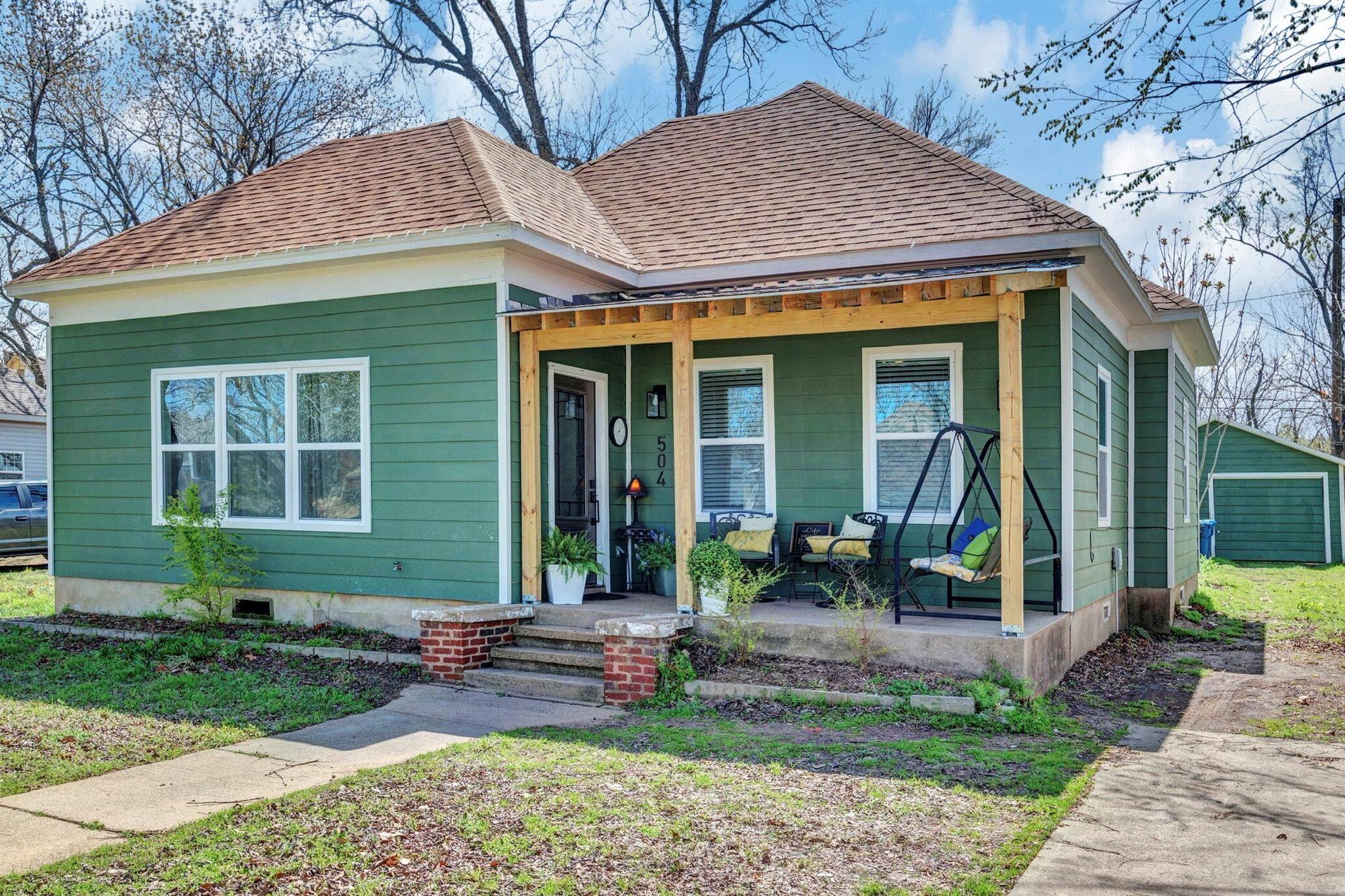 Denison, TX 75021,504 E Woodard Street