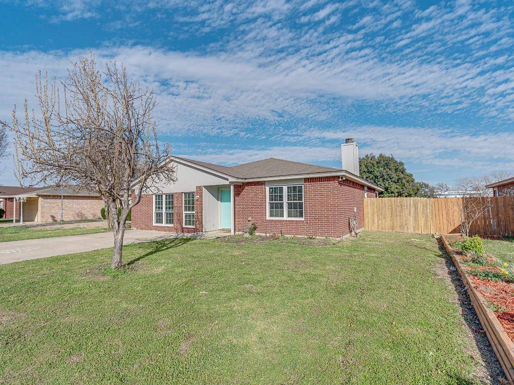 White Settlement, TX 76108,824 Mccully Street