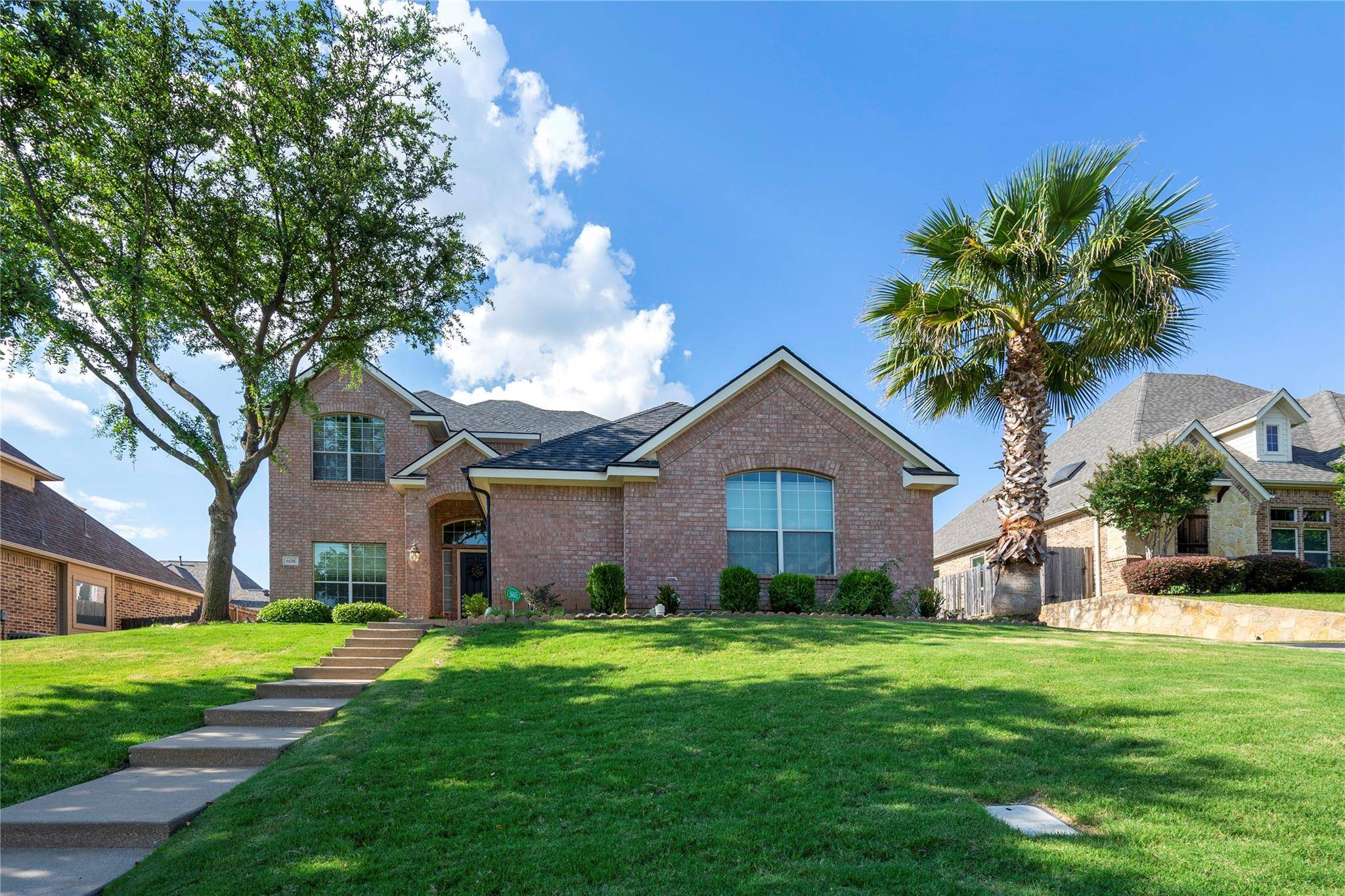 Hurst, TX 76054,608 Forest View Court