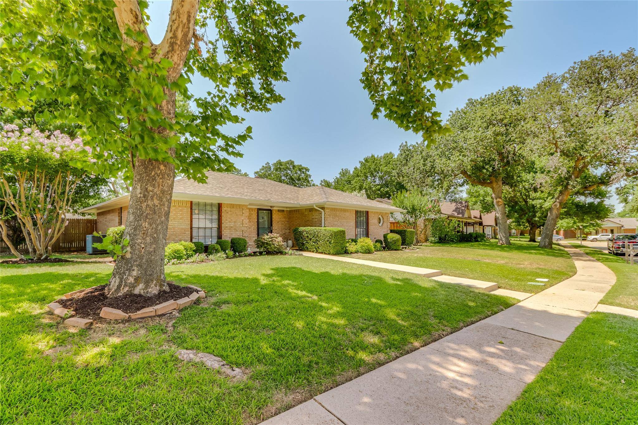 Lewisville, TX 75077,2146 Robin Road