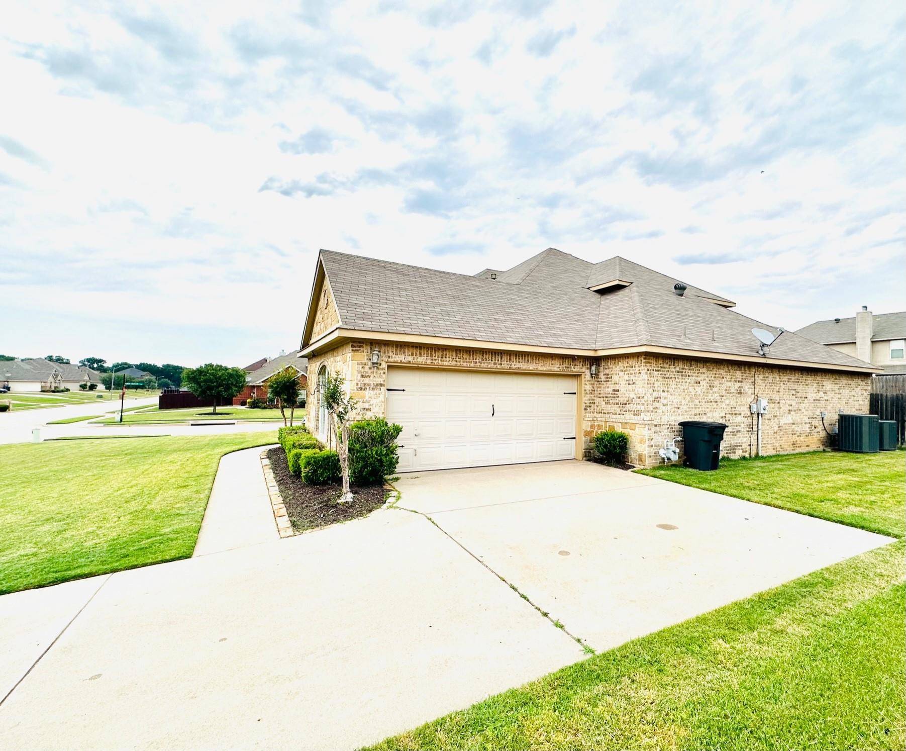 Kennedale, TX 76060,601 Winterwood Drive