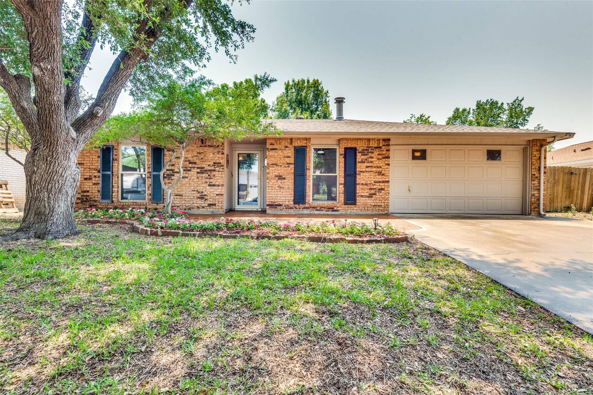 Grand Prairie, TX 75052,313 Clearwood Drive