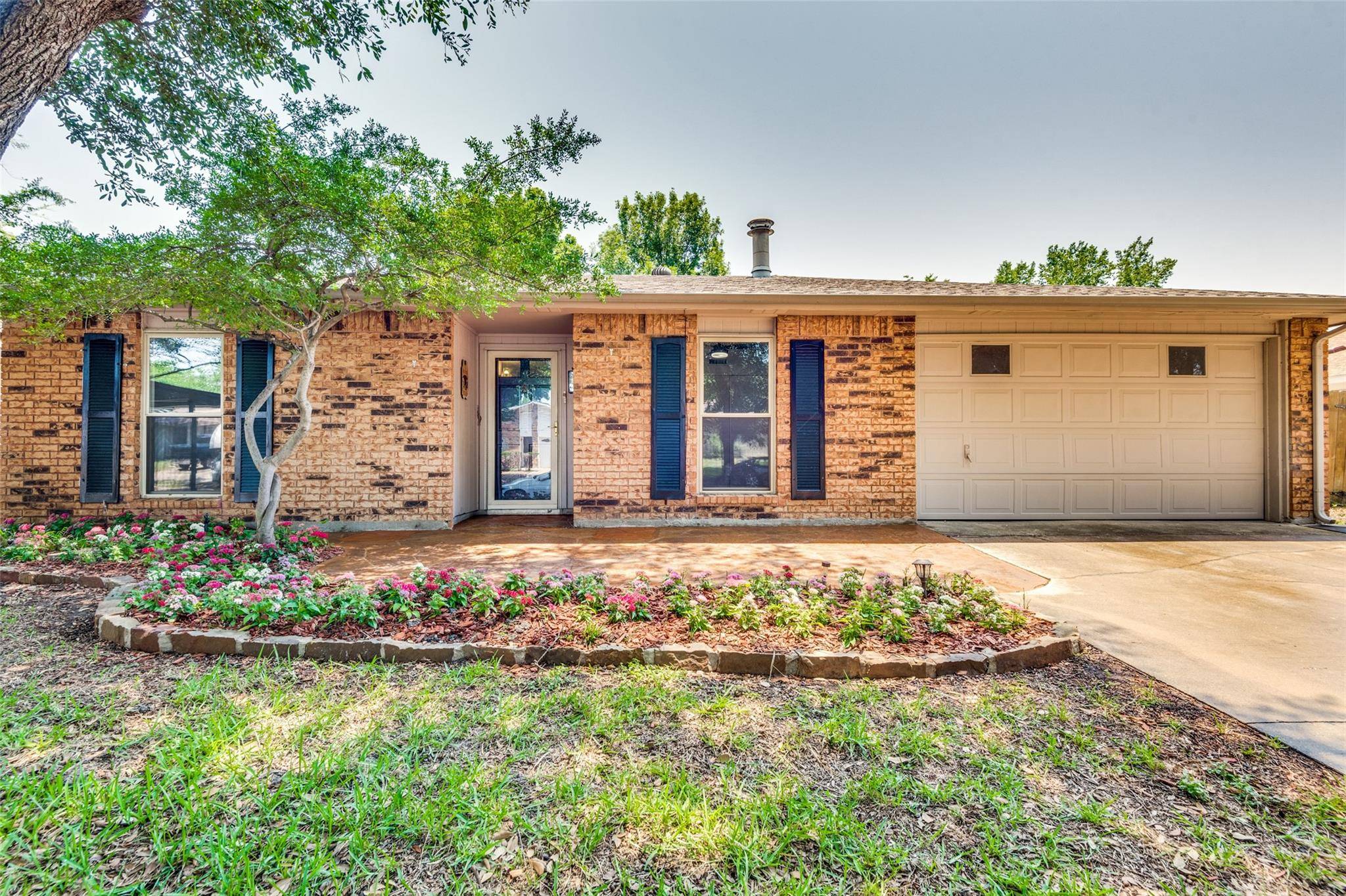 Grand Prairie, TX 75052,313 Clearwood Drive