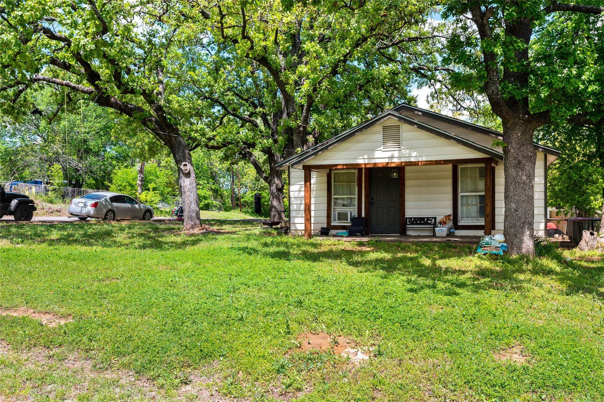 Denison, TX 75021,601 E Day Street