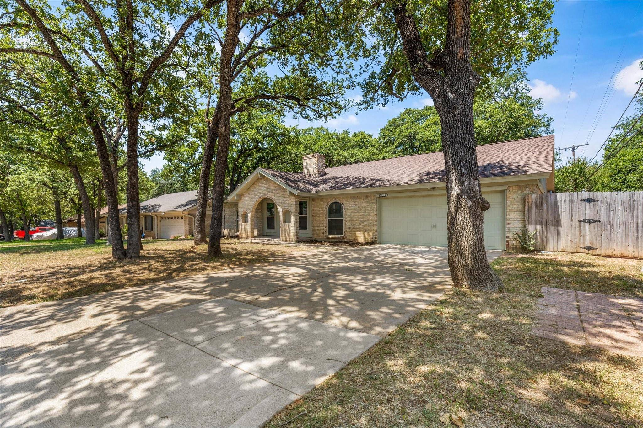 Hurst, TX 76053,421 Twin Creek Drive