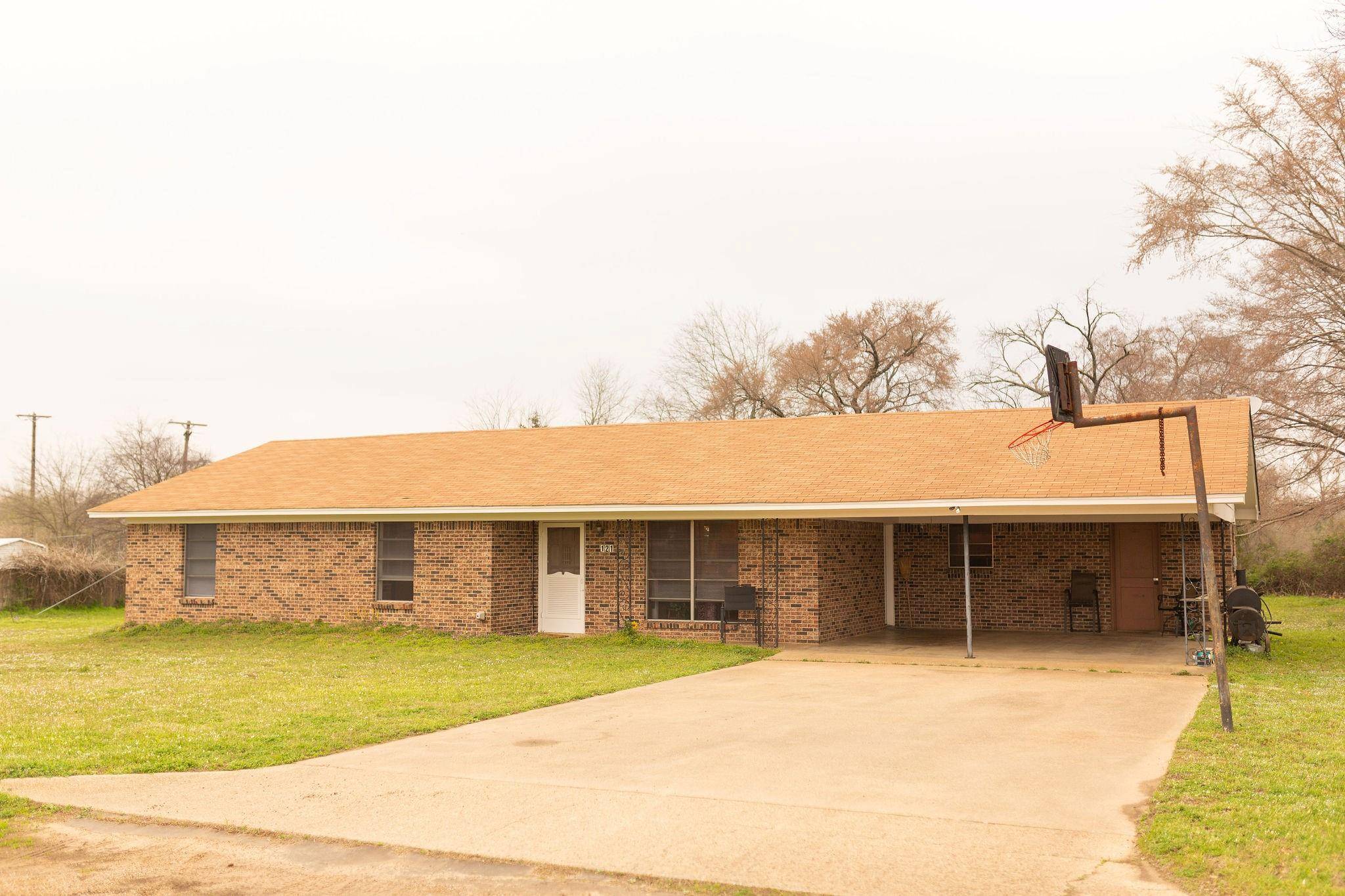 Ben Wheeler, TX 75754,121 VZ County Road 4500 Road