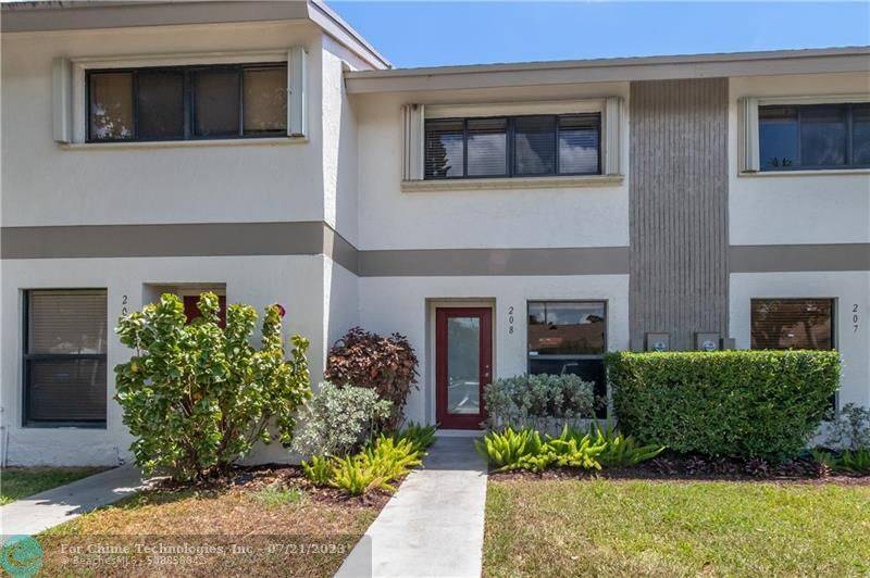 Oakland Park, FL 33309,3062 S Oakland Forest Dr  #208