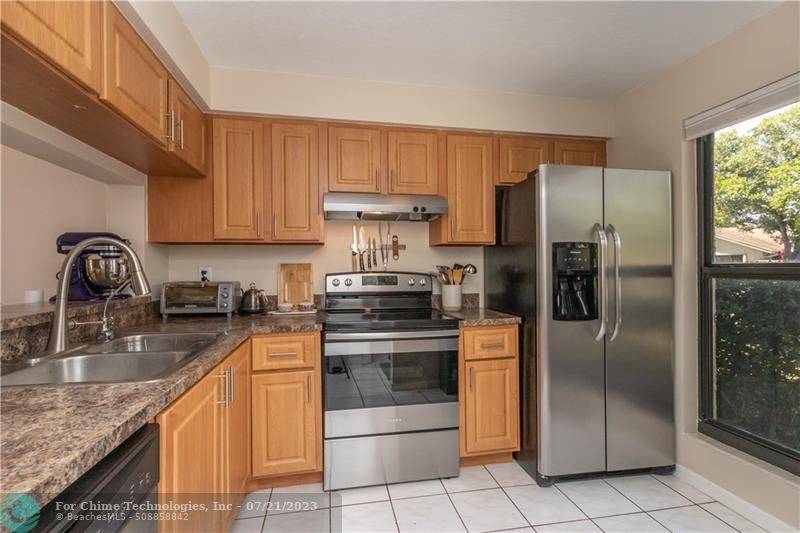 Oakland Park, FL 33309,3062 S Oakland Forest Dr  #208