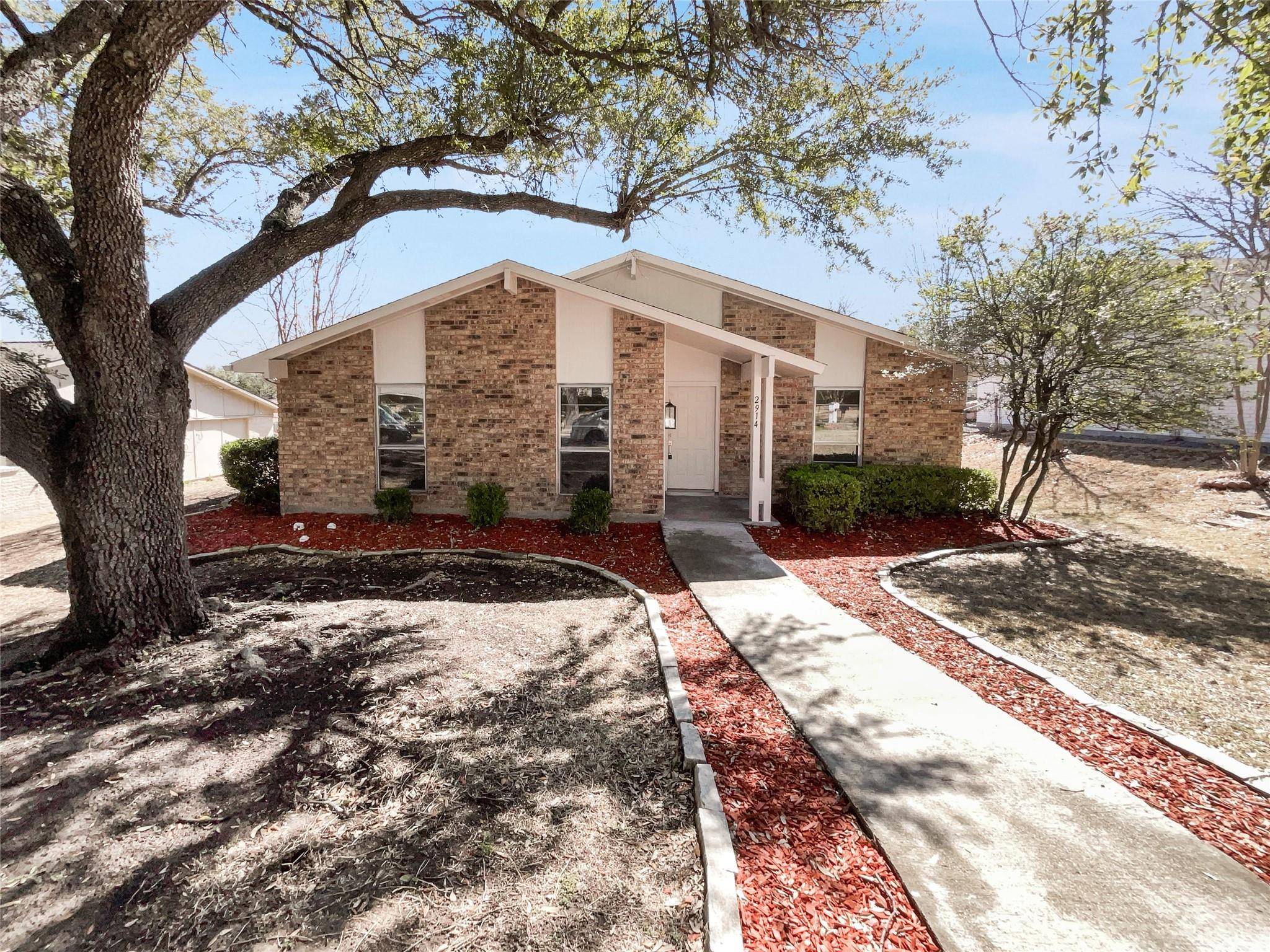 Garland, TX 75043,2914 Branch Oaks Drive