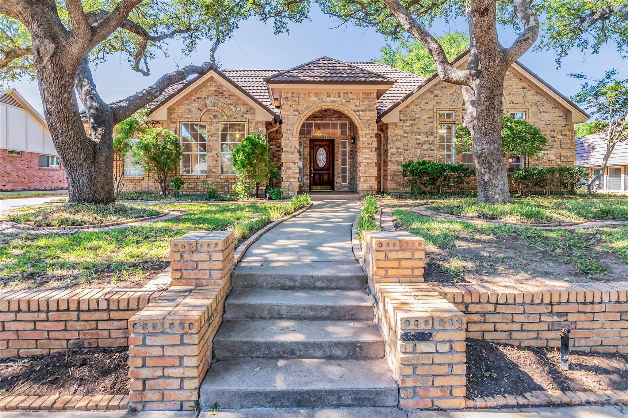 Bedford, TX 76021,829 Saddlebrook Drive N