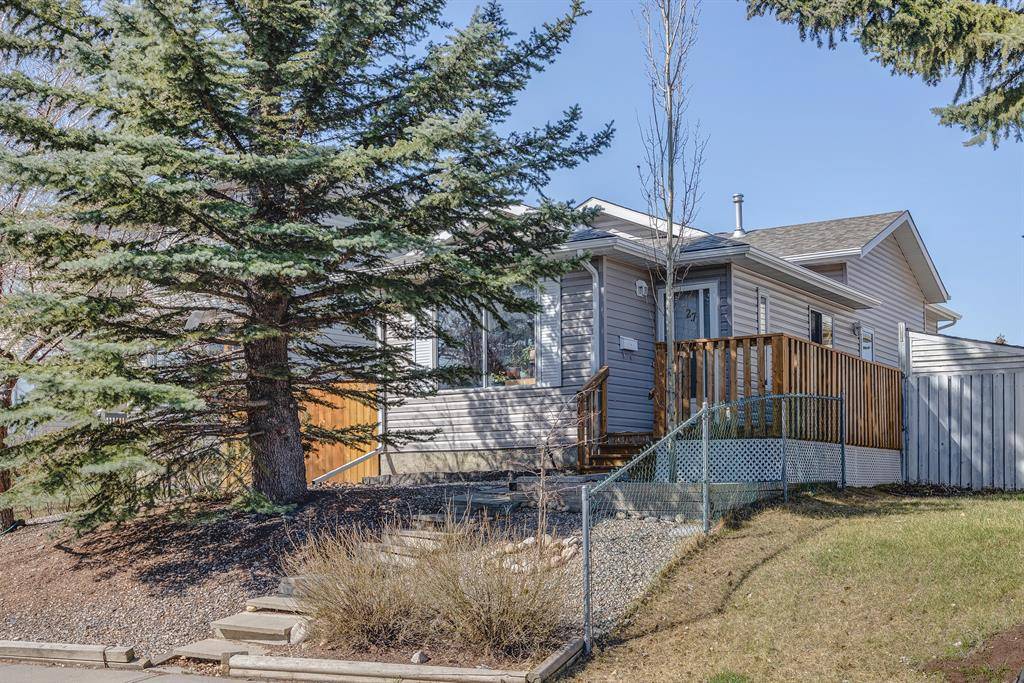 Calgary, AB T3J 2S2,27 Martinview CRES NE