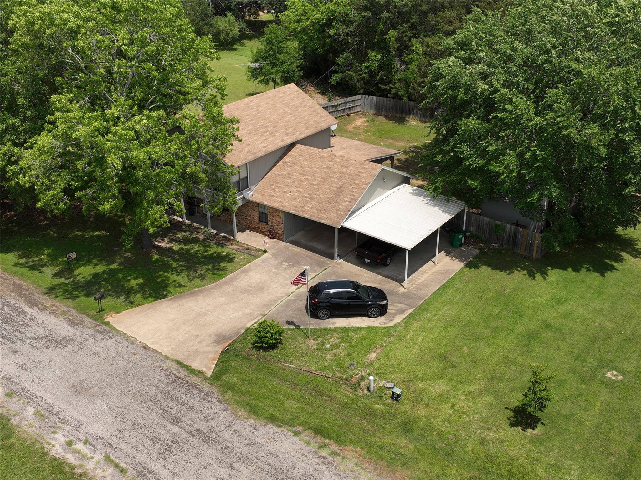 Fairfield, TX 75840,806 Robindale Lane