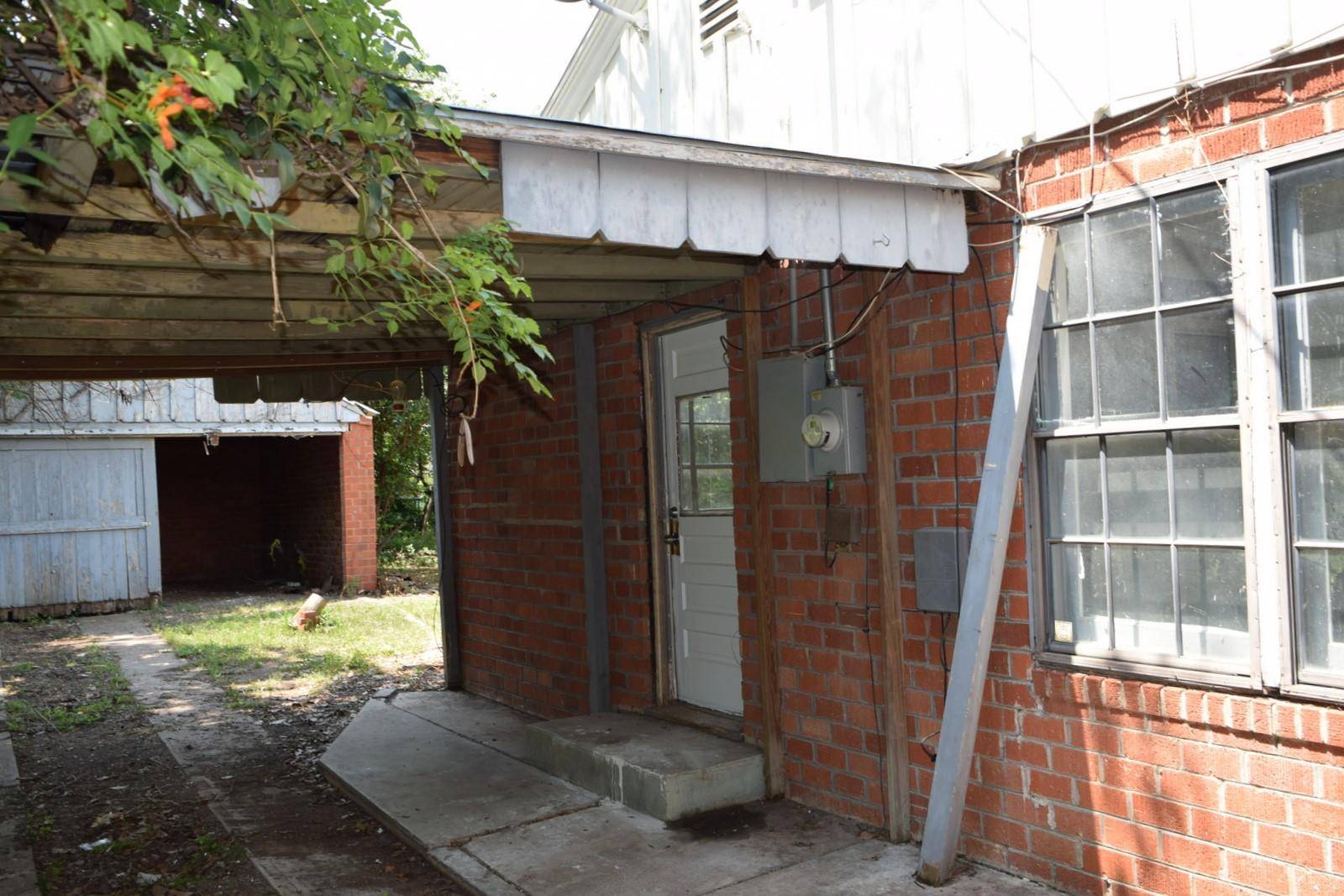 Coleman, TX 76834,406 E 9th Street