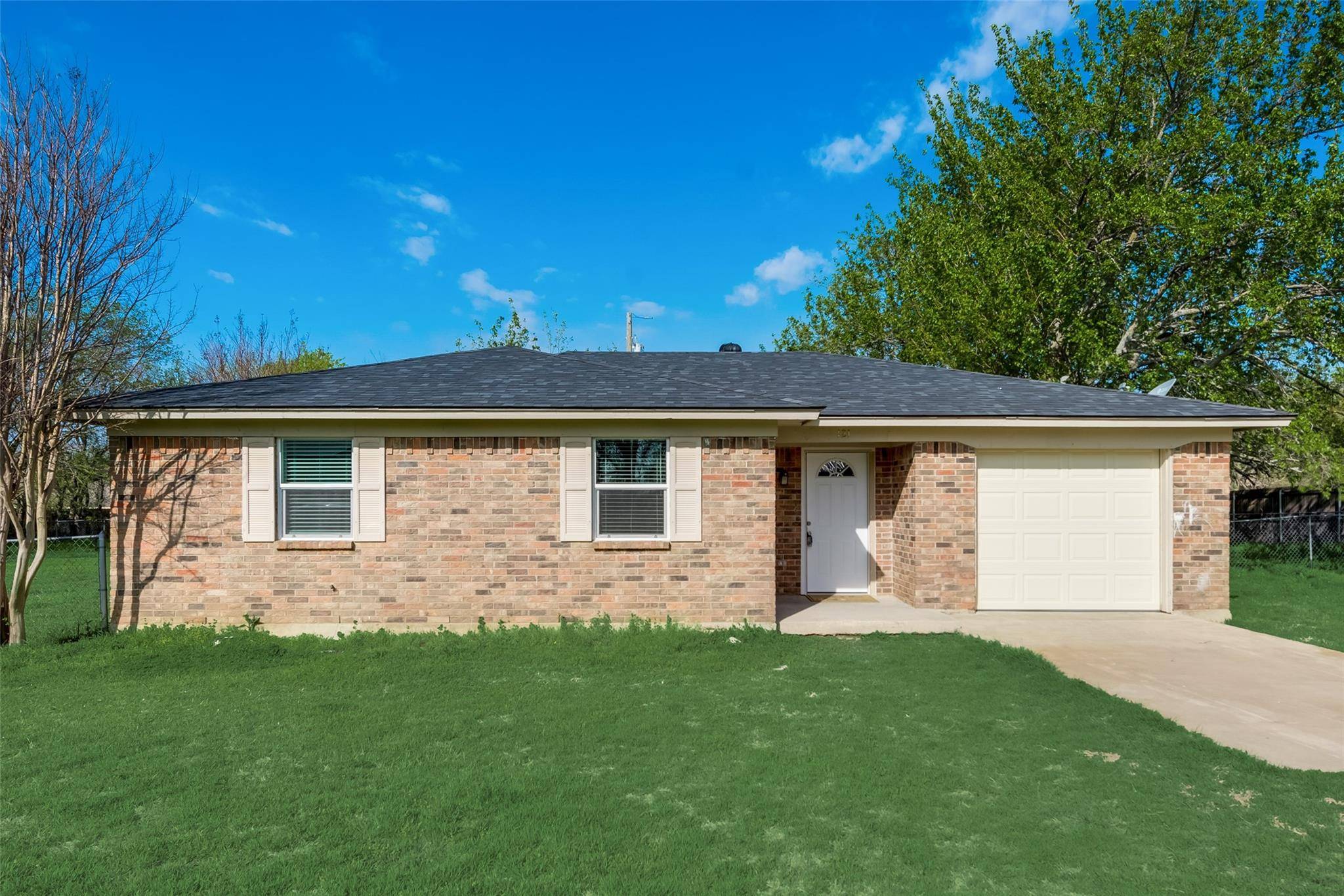 Rhome, TX 76078,121 Redbud Street